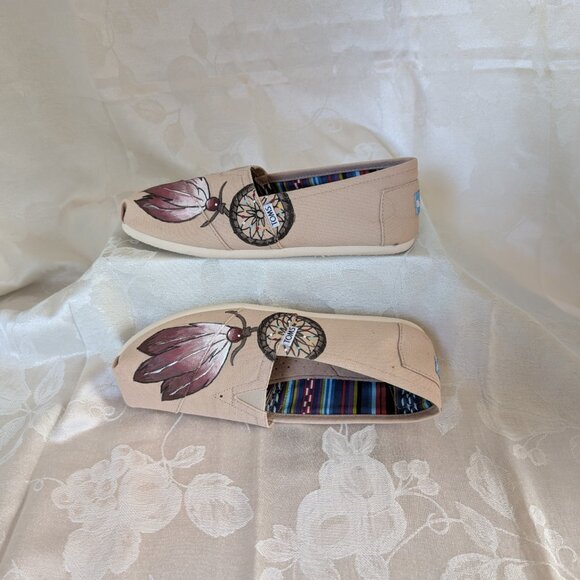 Like New TOMS Dream catcher & feather painted Alpargata Classic Shoe - Picture 10 of 10